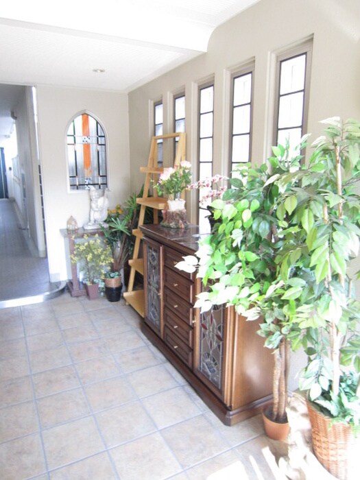 物件外観写真3　(エントランス部分)