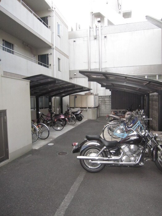 物件外観写真5　(駐輪場)