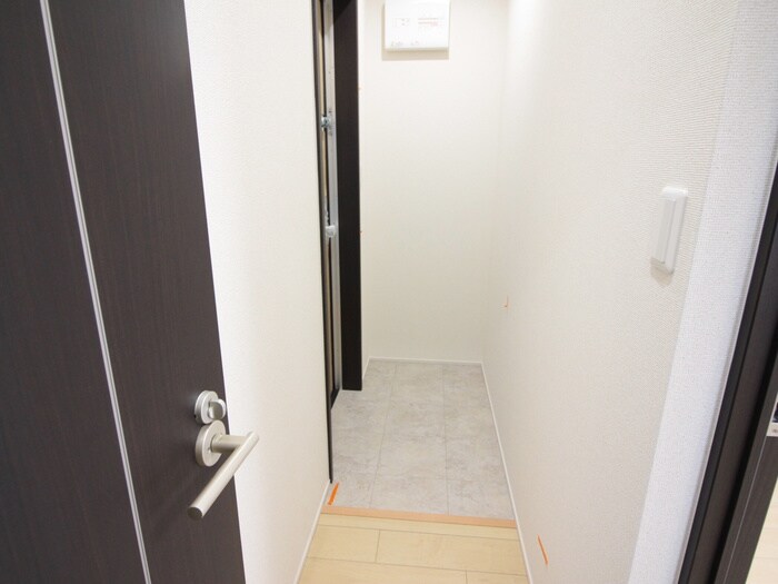 物件内観写真7　(玄関)