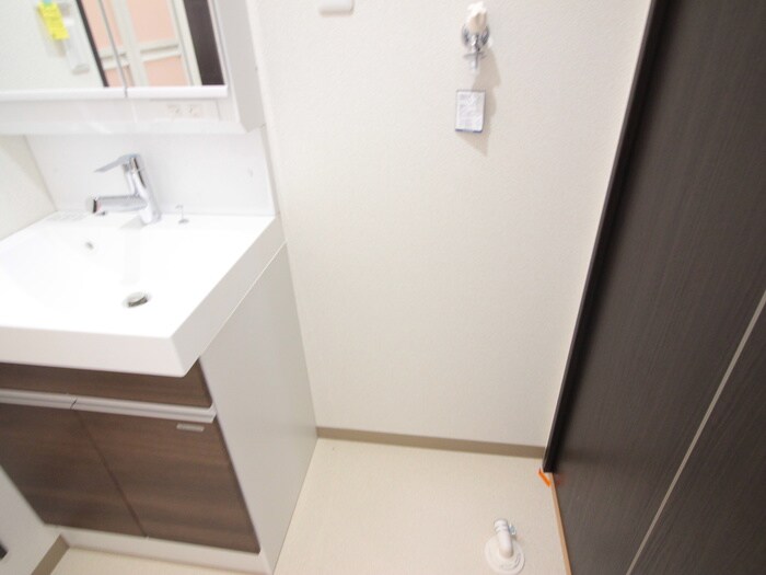 物件内観写真10　(洗濯機置場)