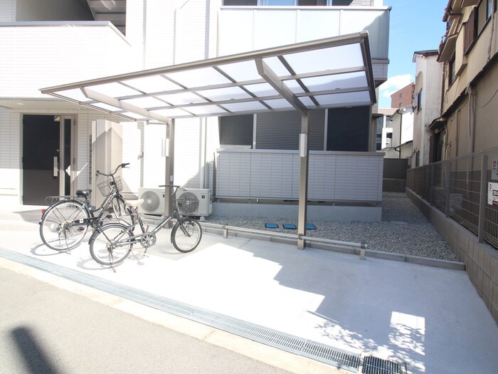 物件外観写真2　(駐輪場)