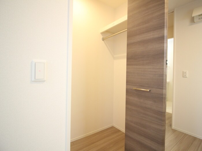 物件内観写真13　(収納)