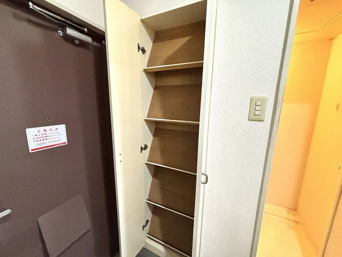 物件内観写真18　(靴箱)