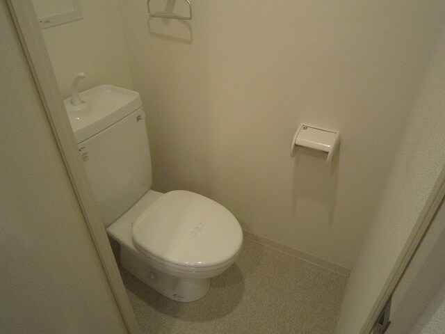 物件内観写真15　(トイレ)