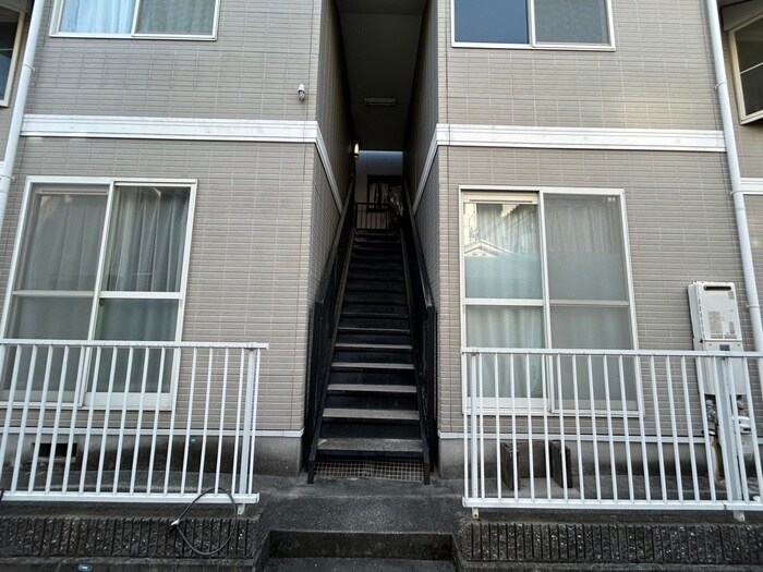 物件外観写真3　(駐輪場)