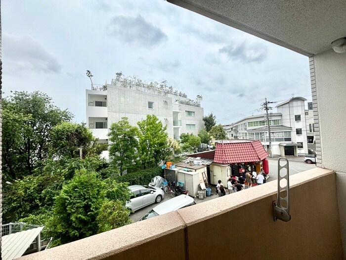 物件内観写真22　(室内からの展望)