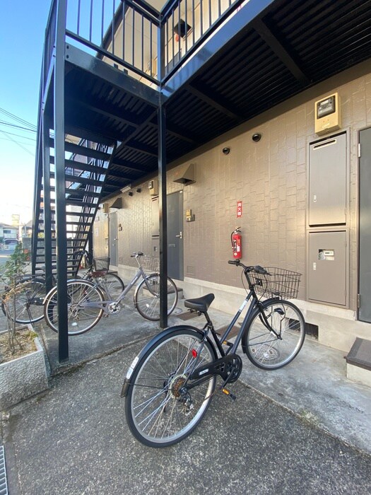 物件外観写真4　(エントランス部分)