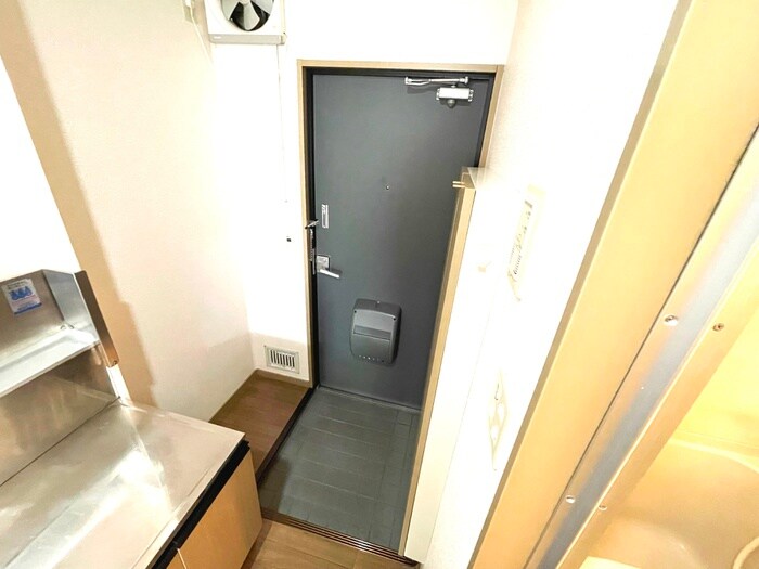 物件内観写真17　(玄関)