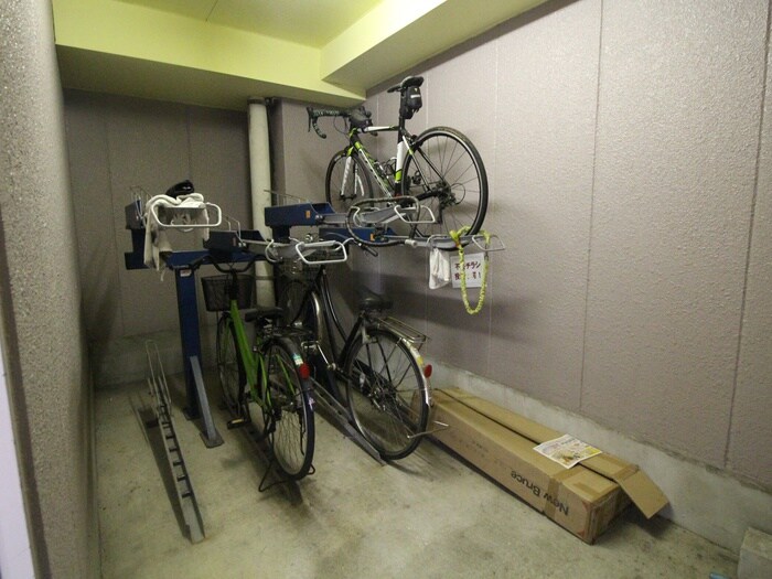 物件外観写真6　(駐輪場)