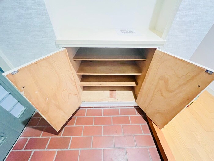 物件内観写真15　(靴箱)