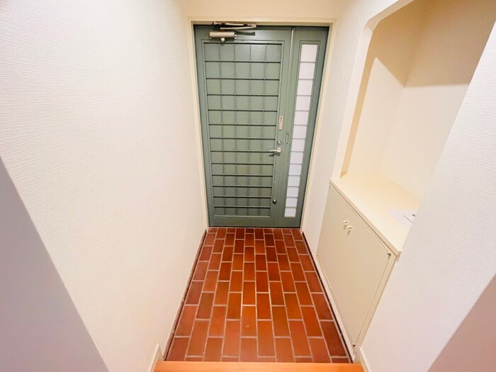 物件内観写真17　(玄関)