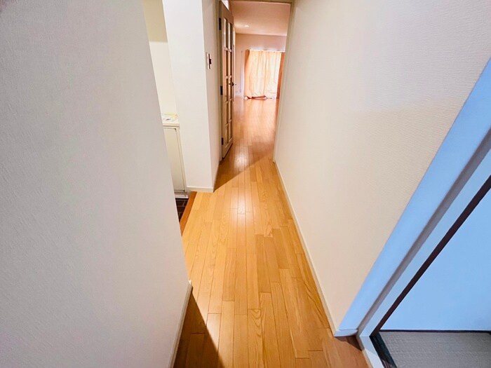 物件内観写真19　(廊下)