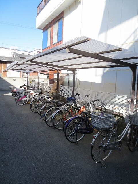 物件外観写真3　(駐輪場)