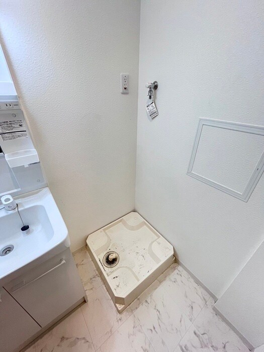 物件内観写真17　(洗濯機置場)