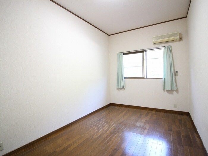 物件内観写真2　(居室)