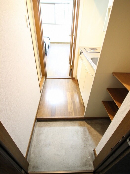 物件内観写真10　(玄関)