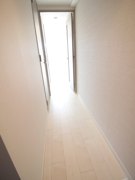 物件内観写真16　(廊下)