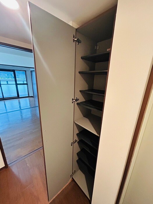 物件内観写真15　(靴箱)