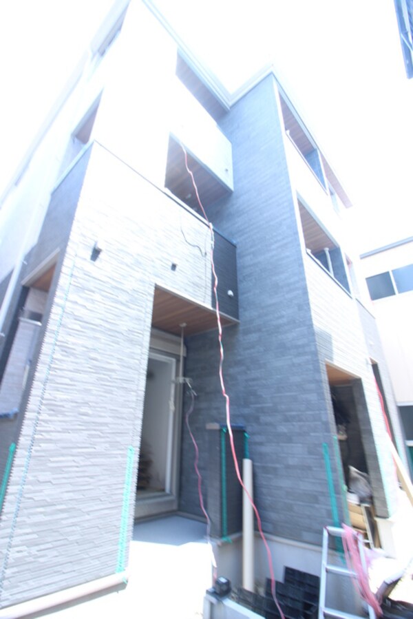 建築中