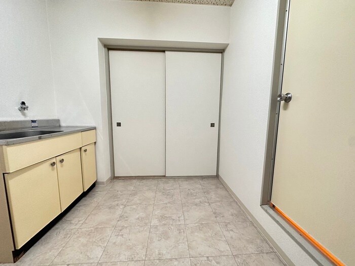 物件内観写真10　(玄関)