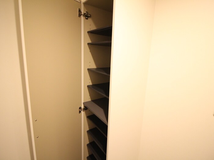 物件内観写真15　(靴箱)