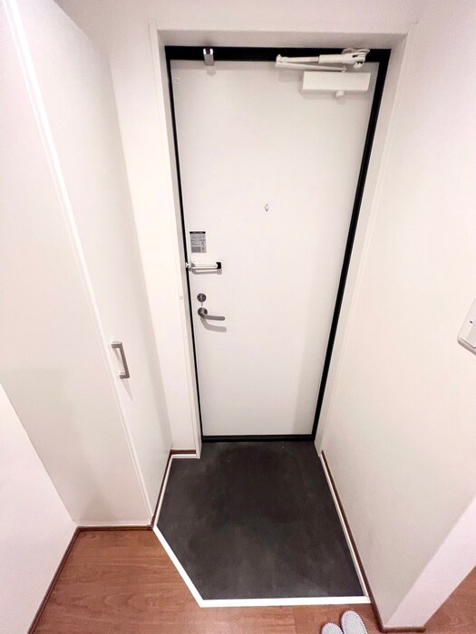 物件内観写真16　(玄関)