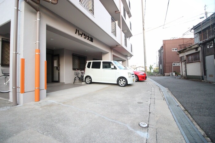 物件外観写真2　(駐車場)