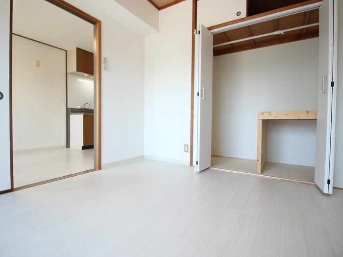 物件内観写真11　(居室)