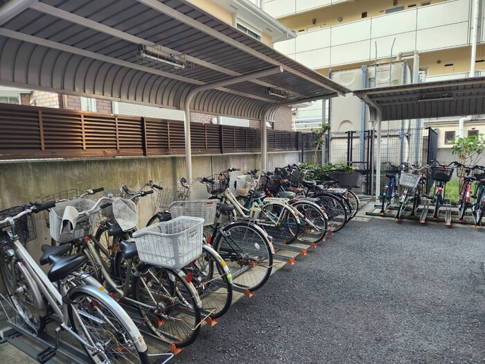 物件外観写真5　(駐輪場)
