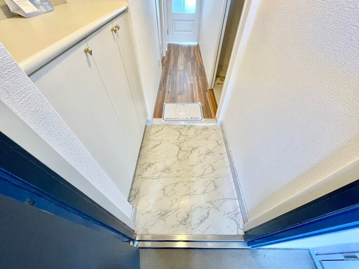 物件内観写真19　(玄関)