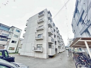 メゾン太秦外観写真