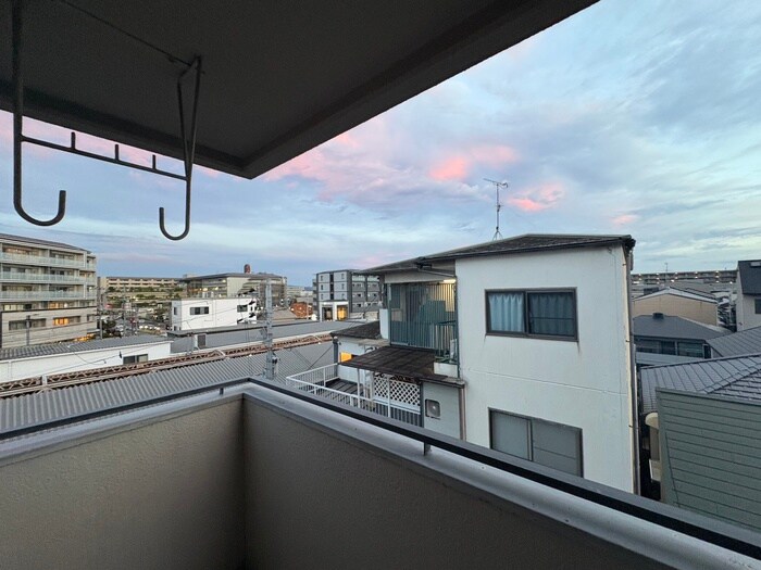 物件内観写真22　(室内からの展望)