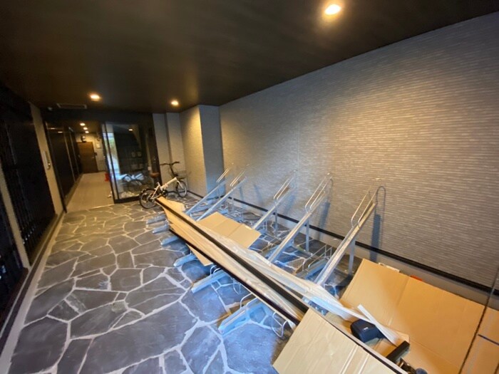 物件外観写真4　(駐輪場)