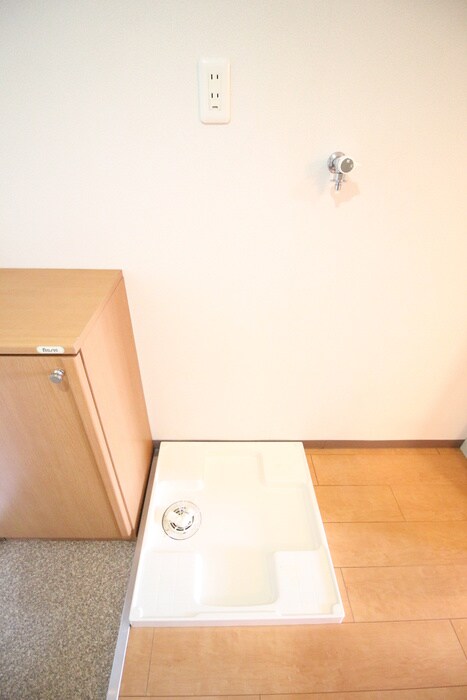 物件内観写真14　(洗濯機置場)