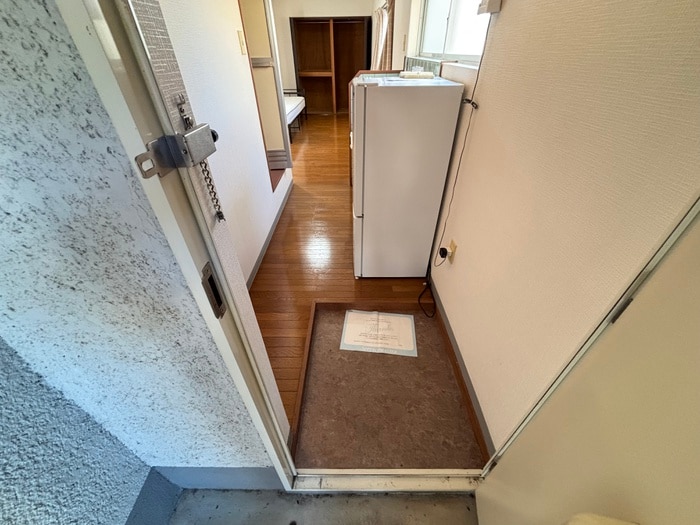 物件内観写真8　(玄関)