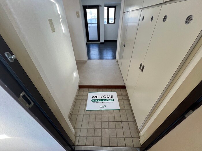 物件内観写真15　(玄関)