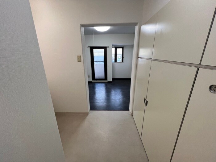 物件内観写真16　(廊下)