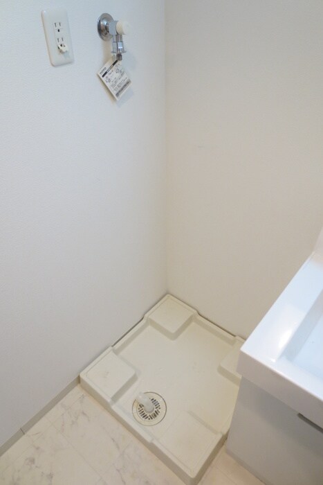 物件内観写真10　(洗濯機置場)