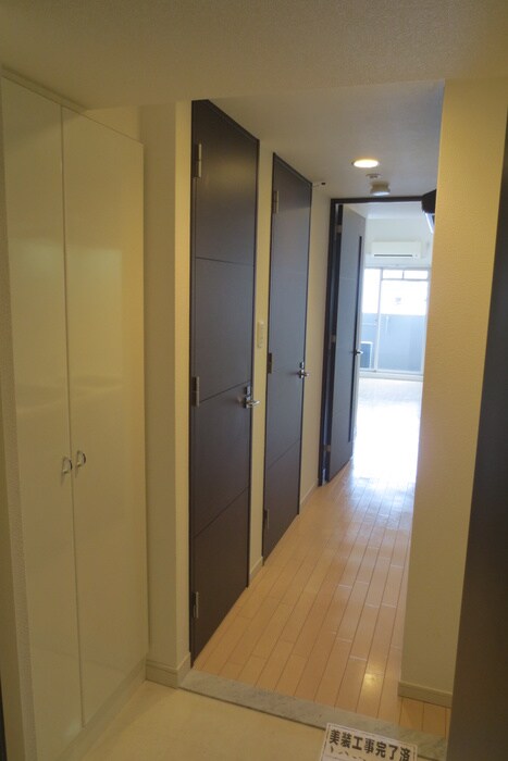 物件内観写真16　(玄関)
