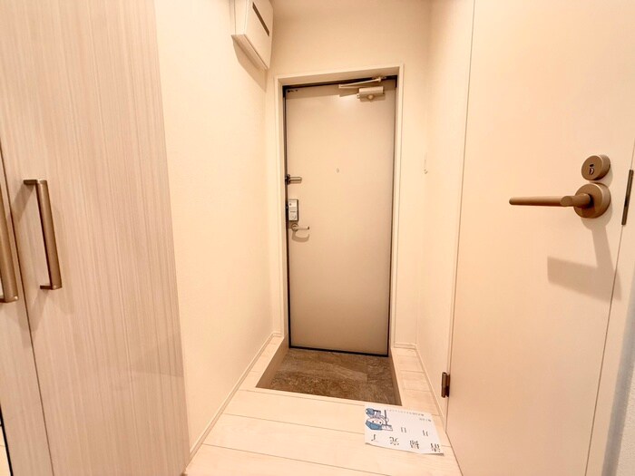 物件内観写真13　(玄関)
