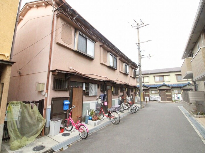 物件外観写真4　(駐輪場)