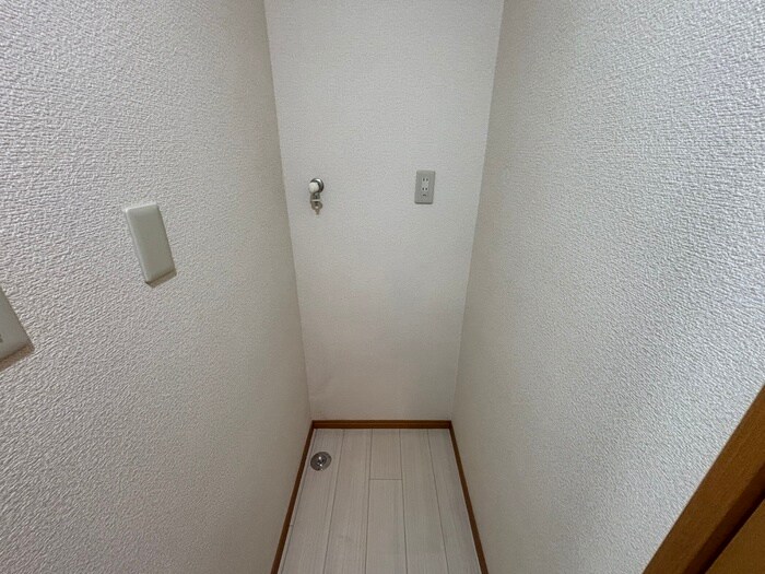物件内観写真11　(洗濯機置場)