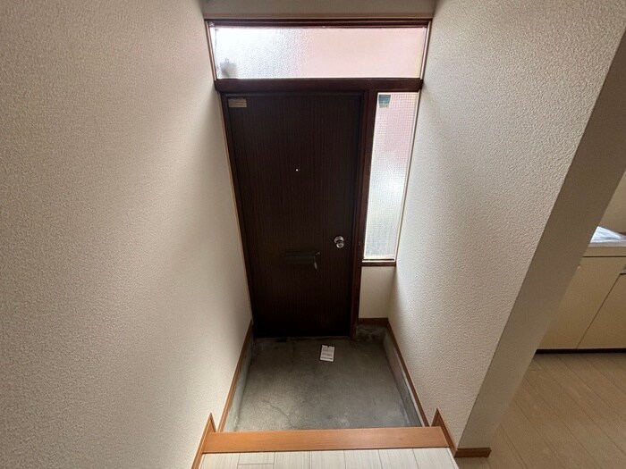物件内観写真19　(玄関)