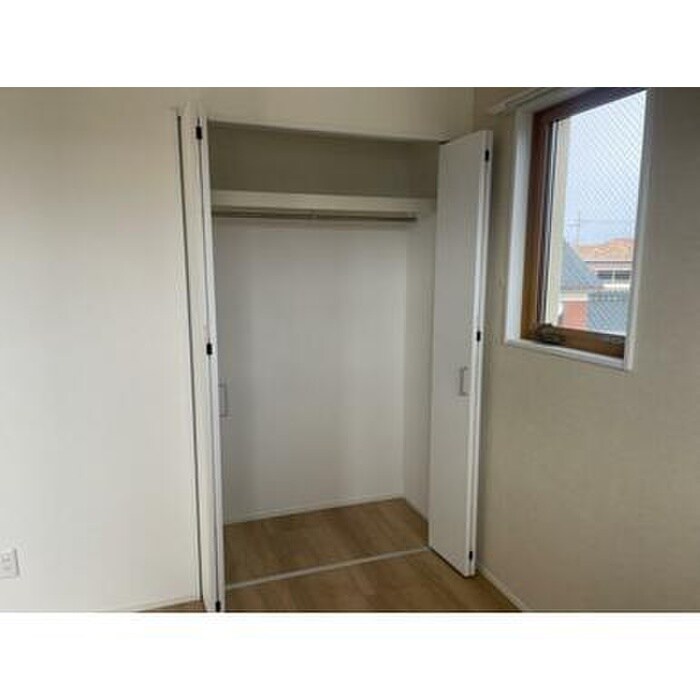 物件内観写真12　(収納)