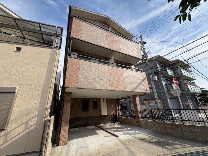 物件外観写真3　(駐車場)