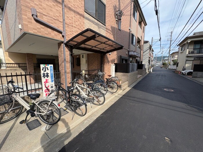 物件外観写真6　(駐輪場)