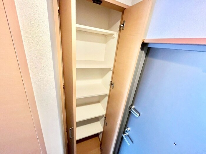 物件内観写真11　(靴箱)