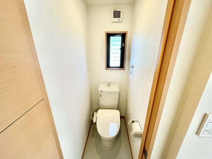 物件内観写真14　(トイレ)