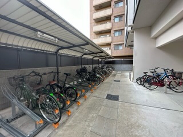 物件外観写真3　(駐輪場)