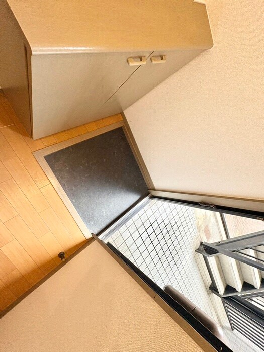 物件内観写真16　(玄関)